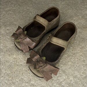 Vintage Clay Baby Shoes Mary Jane Folk Art Infant Keepsake Primitive Decor 4in